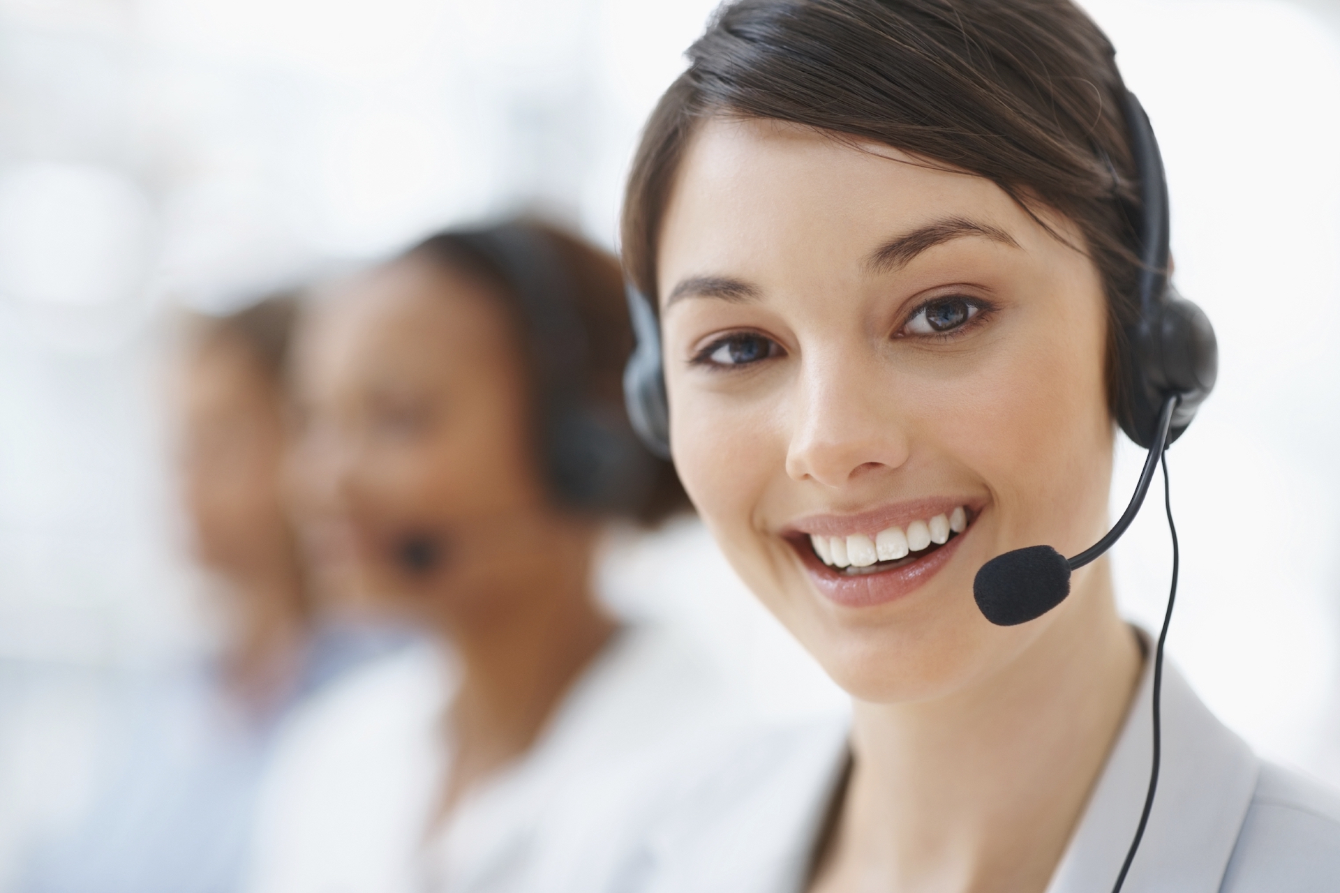 How to Close More Leads: Tips from the Best Storm Lead Call Center image